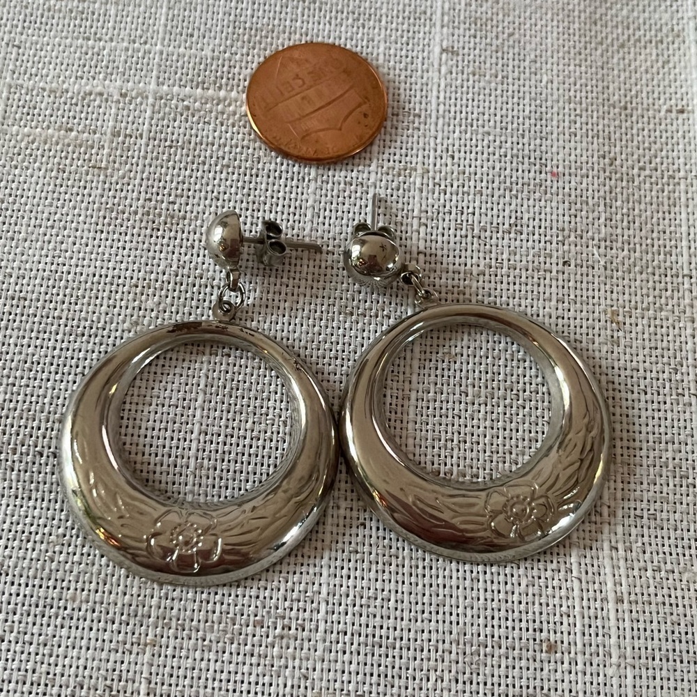 VINTAGE BOHO STYLE LARGE CIRCLE HOOP EARRINGS.. - Picture 8 of 10
